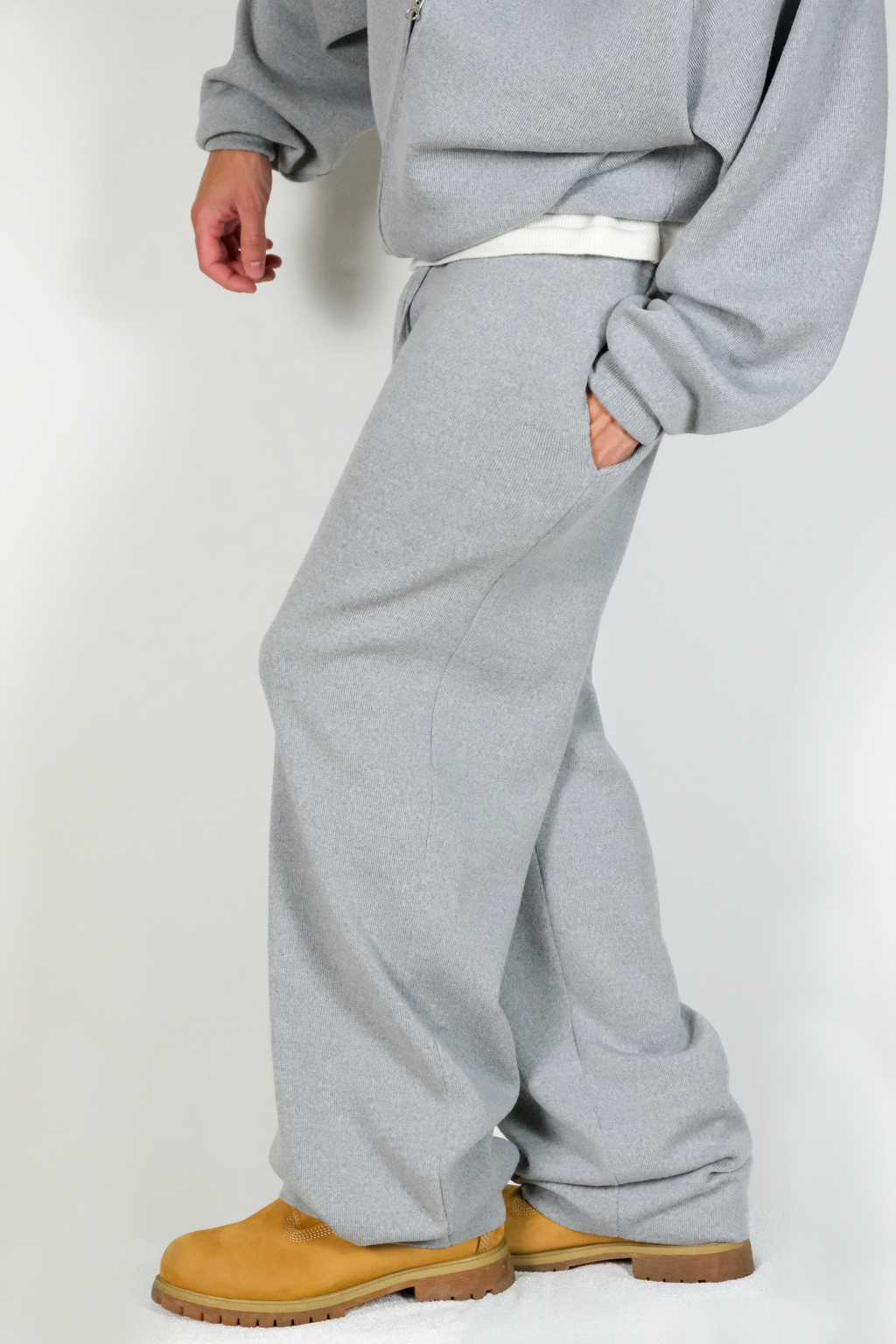 SILVER KNIT SWEATPANTS