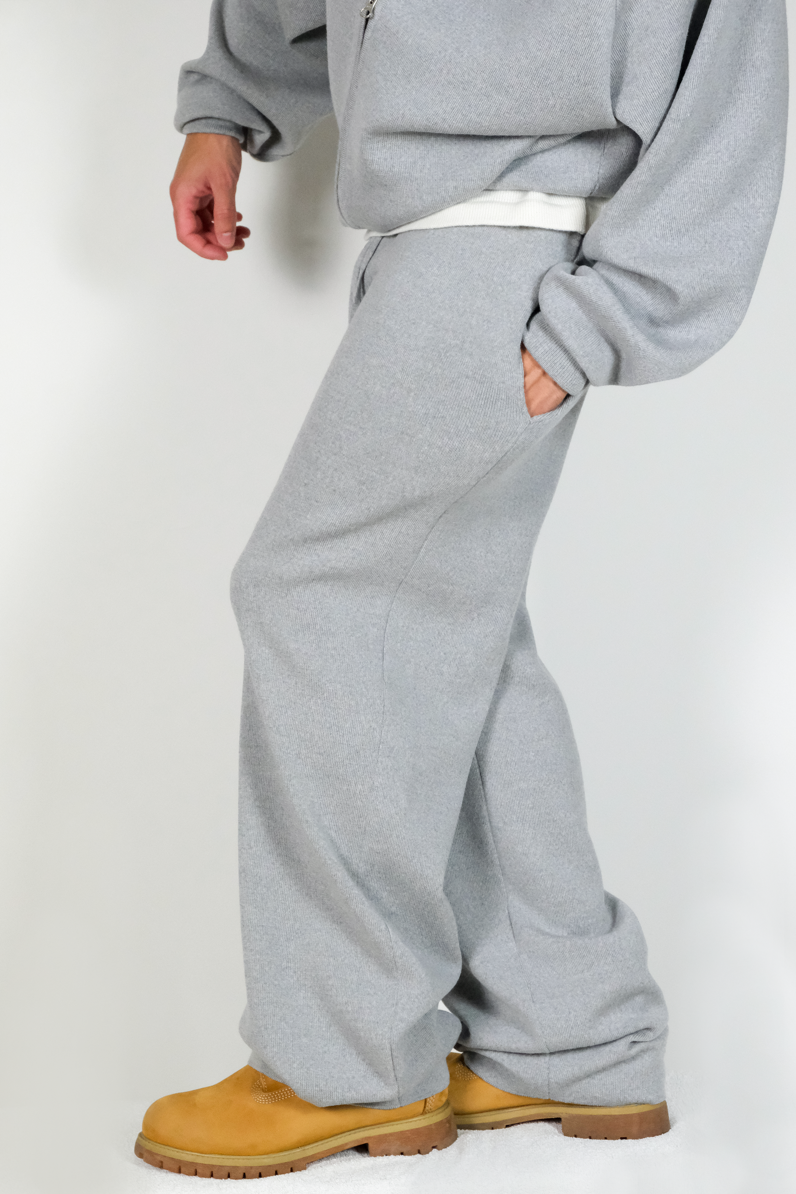 SILVER KNIT SWEATPANTS