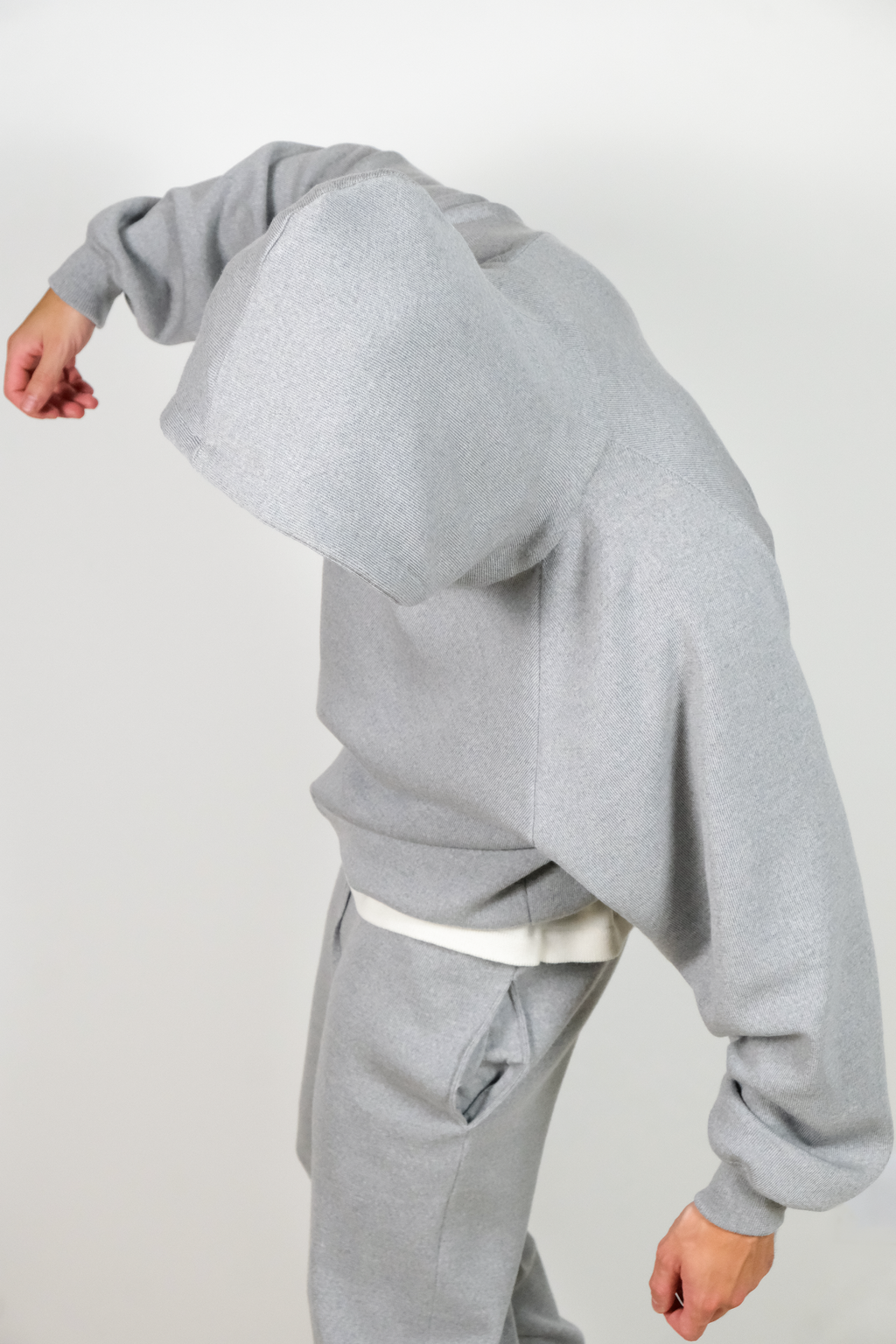 SILVER KNIT HOODIE