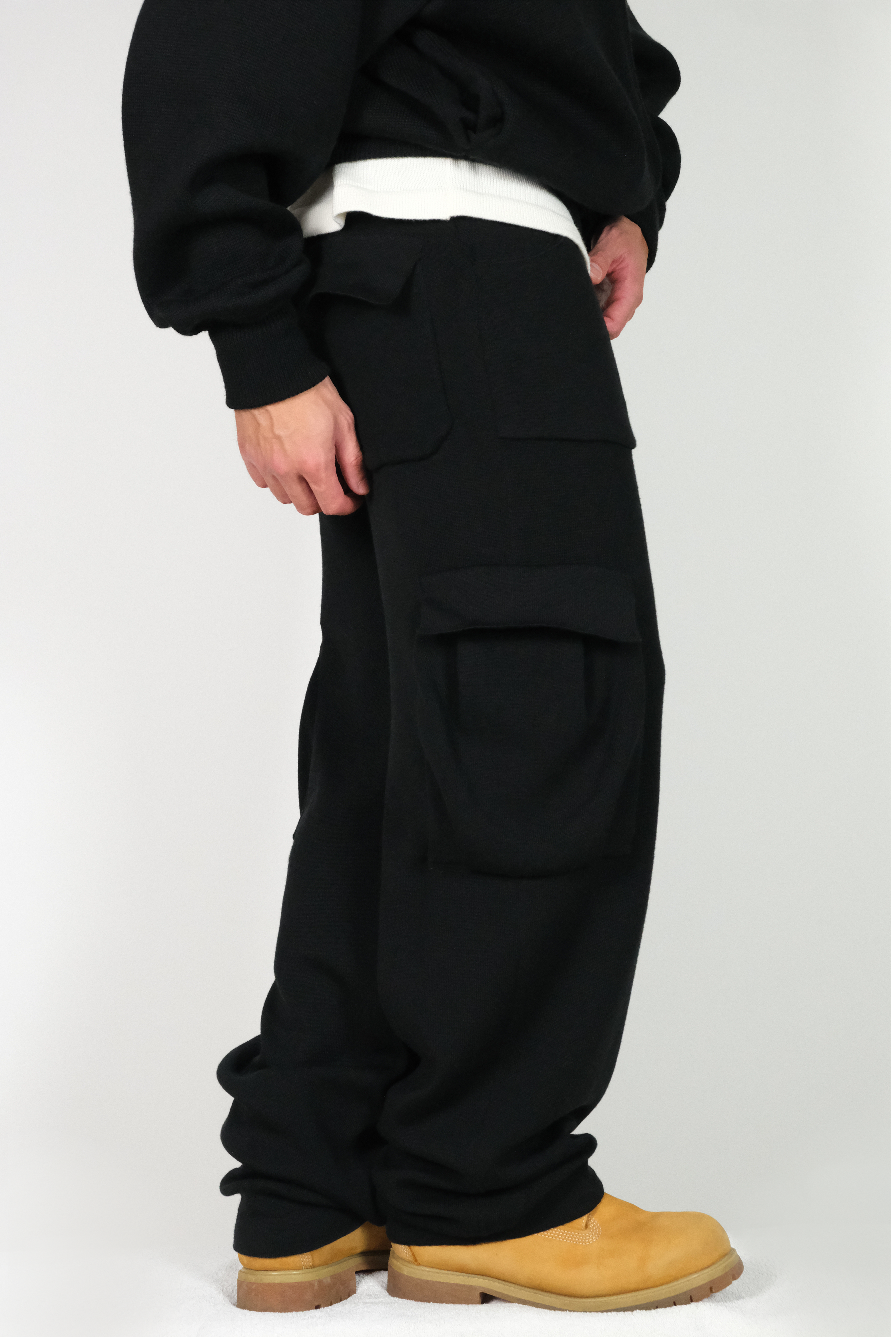 BLACK KNIT CARGO