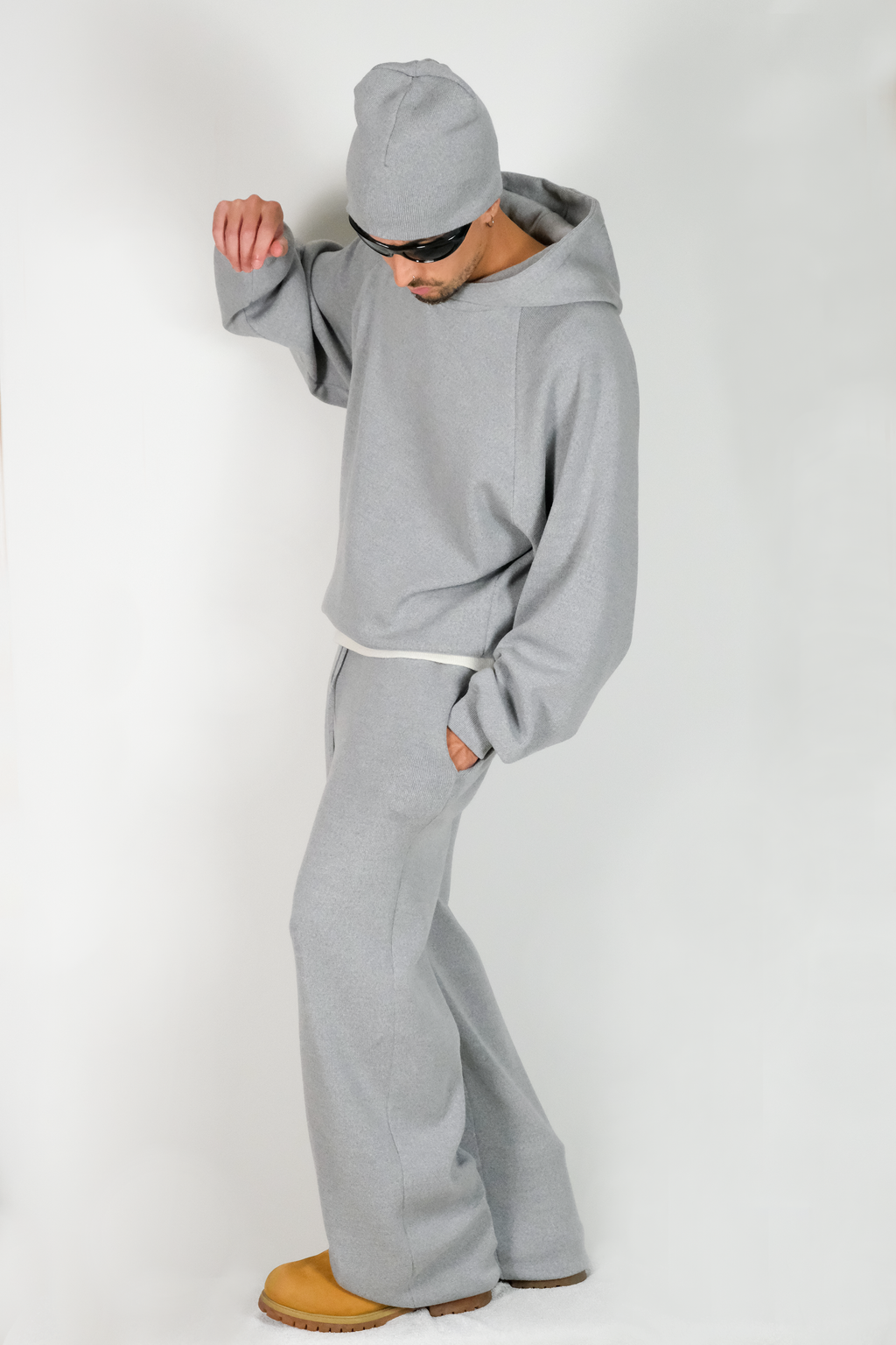 SILVER KNIT SWEATPANTS