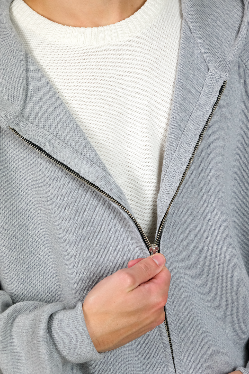SILVER KNIT ZIP HOODIE