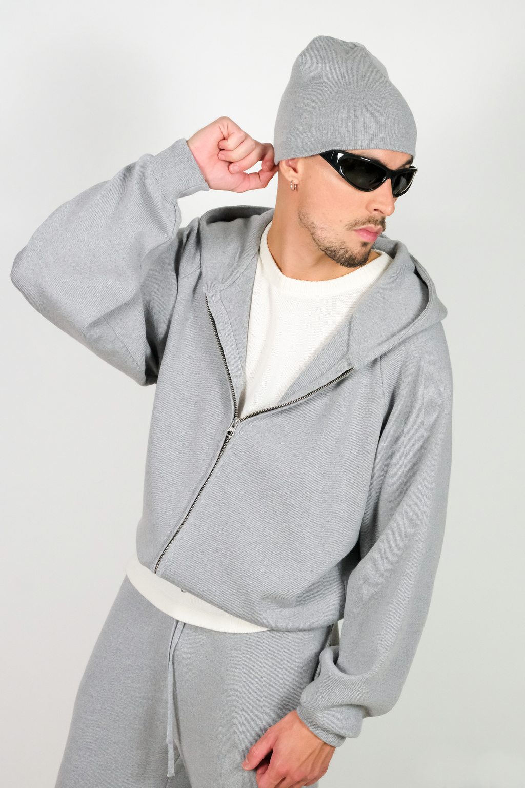 SILVER KNIT ZIP HOODIE